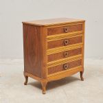 1572 8226 CHEST OF DRAWERS